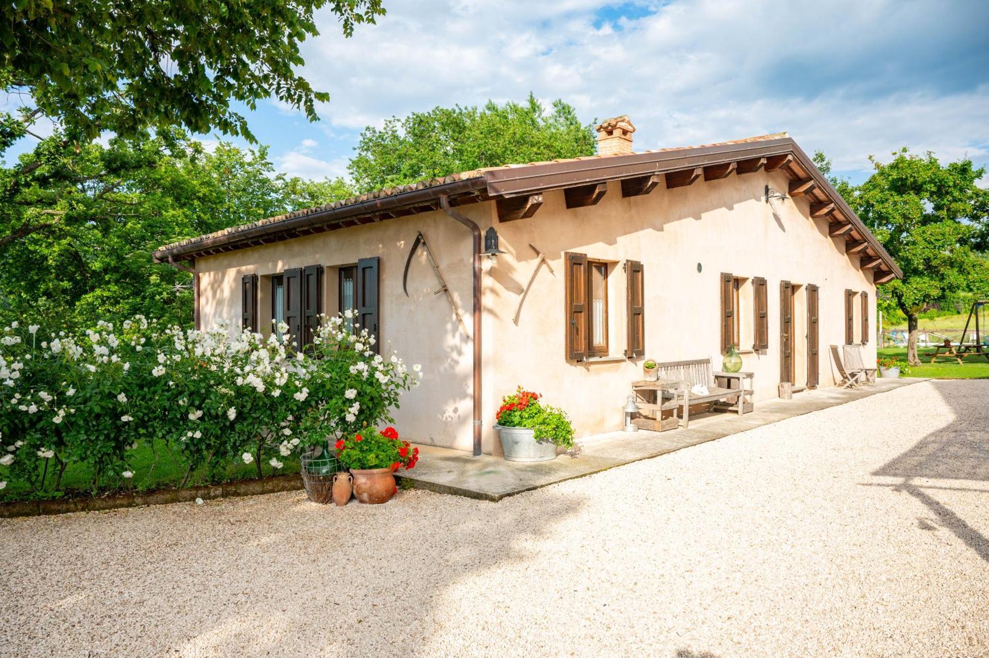 Agriturismo Il Castellaro Sassoferrato ภายนอก รูปภาพ